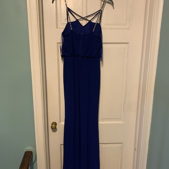 (NWT) ADRIANNA PAPELL Hailey Logan Blue Maxi Dress…sized 3/4 - Picture 2 of 8